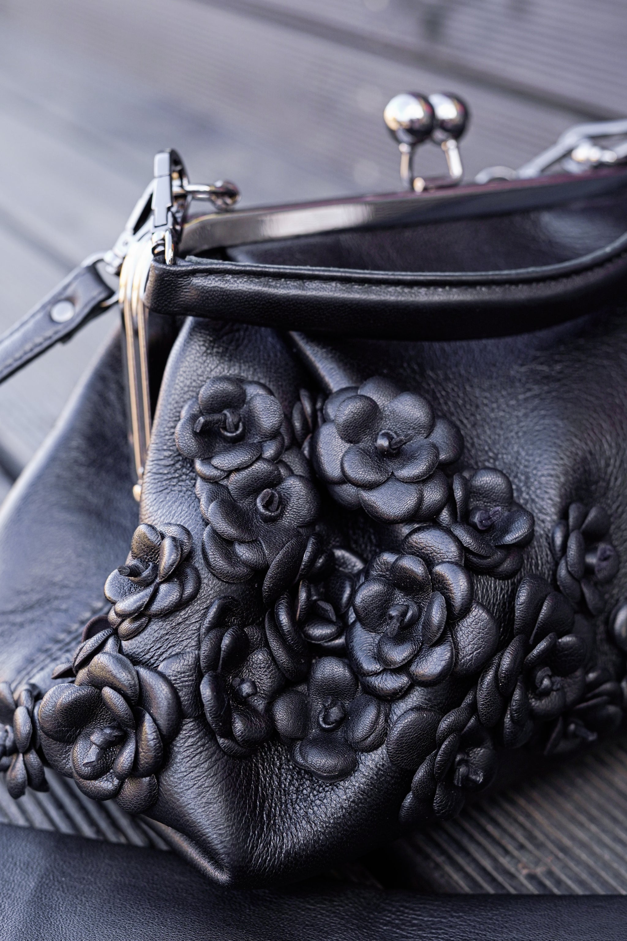 Clasp bag FLOWERS – Adelle Latvia