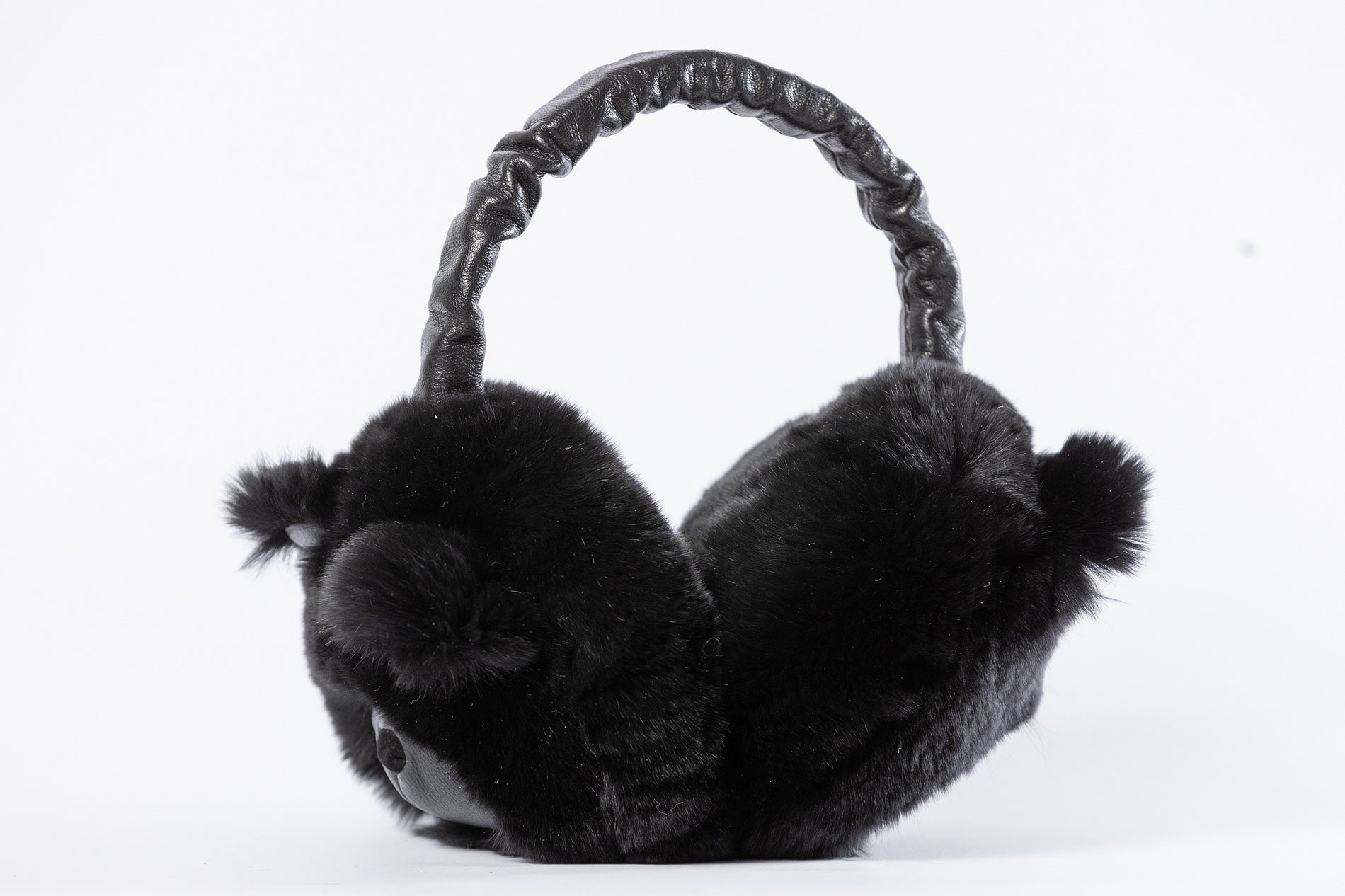Bear-shaped earmuffs